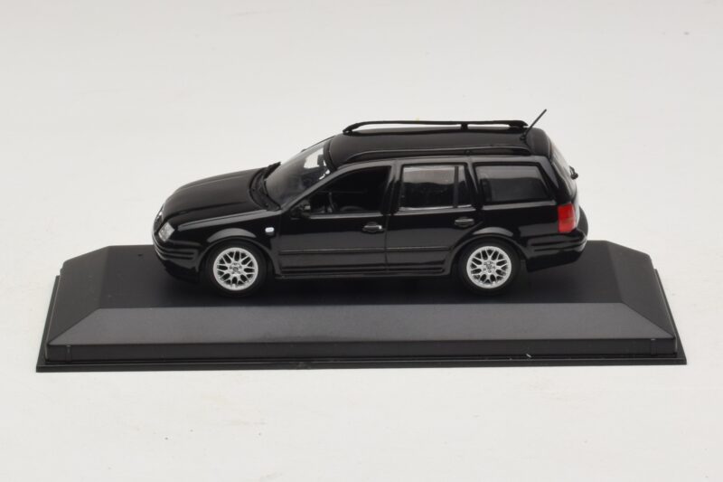 Volkswagen Golf Mk4 Variant Sport Highline BBS Edition Czarny Minichamps 1:43 Volkswagen Golf Mk4 Variant Sport Highline BBS Edition Czarny Minichamps 1:43 GOLF008 Metal