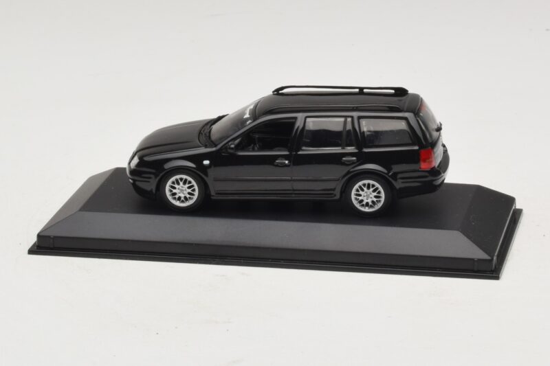 Volkswagen Golf Mk4 Variant Sport Highline BBS Edition Czarny Zastępcze Pudełko Minichamps 1:43 GOLF008-R1 Metal