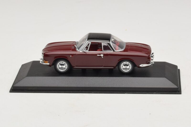 Volkswagen Karmann Ghia Czerwony Z Czarnym Dachem Minichamps 1:43 GHIA002 Metal