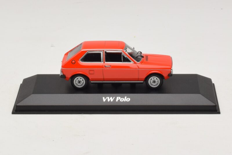 Volkswagen Polo Mk1 Czerwony Maxichamps 1:43 Volkswagen Polo Mk1 Czerwony Maxichamps 1:43 940050500 Metal