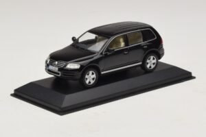 Volkswagen Touareg 7L Czarny Minichamps 1:43 TOUAREG002 Metal — zdjęcie 2 z 5