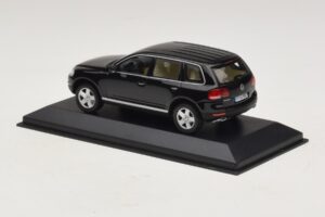Volkswagen Touareg 7L Czarny Minichamps 1:43 TOUAREG002 Metal — zdjęcie 3 z 5