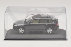 Volkswagen Touareg 7L Czarny Minichamps 1:43 TOUAREG002 Metal — zdjęcie 4 z 5