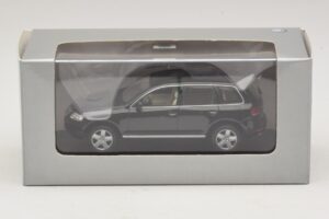 Volkswagen Touareg 7L Czarny Minichamps 1:43 TOUAREG002 Metal — zdjęcie 5 z 5