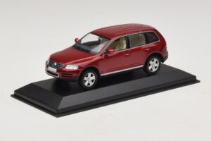 Volkswagen Touareg 7L Czerwony Minichamps 1:43 TOUAREG003 Metal — zdjęcie 2 z 5