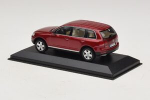 Volkswagen Touareg 7L Czerwony Minichamps 1:43 TOUAREG003 Metal — zdjęcie 3 z 5