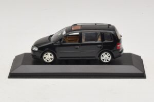 Volkswagen Touran 1T Czarny Minichamps 1:43 TOURAN005 Metal