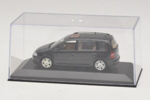 Volkswagen Touran 1T Czarny Minichamps 1:43 TOURAN005 Metal — zdjęcie 4 z 5