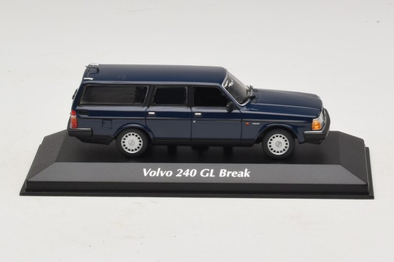 Volvo 240 GL Kombi Ciemnoniebieski Maxichamps 1:43 940171412 Metal
