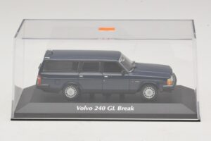 Volvo 240 GL Kombi Ciemnoniebieski Maxichamps 1:43 940171412 Metal — zdjęcie 4 z 5
