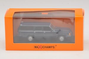 Volvo 240 GL Kombi Ciemnoniebieski Maxichamps 1:43 940171412 Metal — zdjęcie 5 z 5