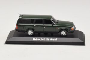 Volvo 240 GL Kombi Ciemnozielony Maxichamps 1:43 Volvo 240 GL Kombi Ciemnozielony Maxichamps 1:43 940171411 Metal