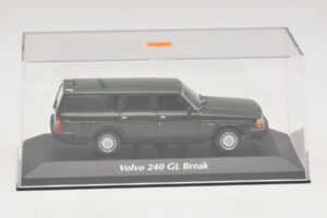Volvo 240 GL Kombi Ciemnozielony Maxichamps 1:43 940171411 Metal — zdjęcie 4 z 5