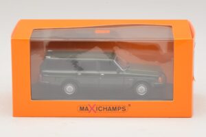 Volvo 240 GL Kombi Ciemnozielony Maxichamps 1:43 940171411 Metal — zdjęcie 5 z 5