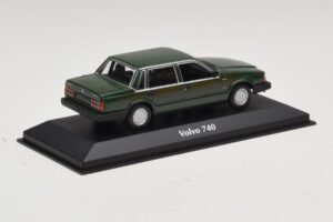 Volvo 740 Ciemnozielony Maxichamps 1:43 940171700 Metal — zdjęcie 2 z 5